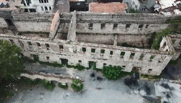 Tarihi Unkapanı Değirmeni'nde talan