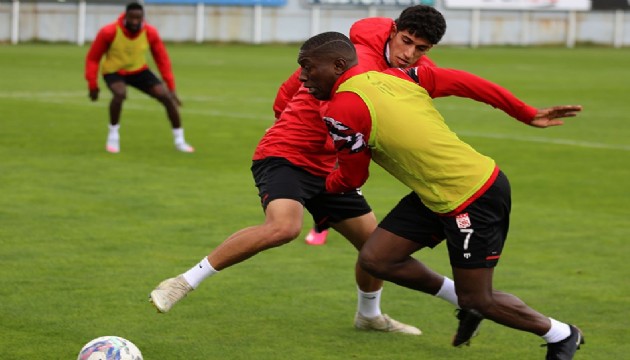 Max Gradel yeni takımına imza attı