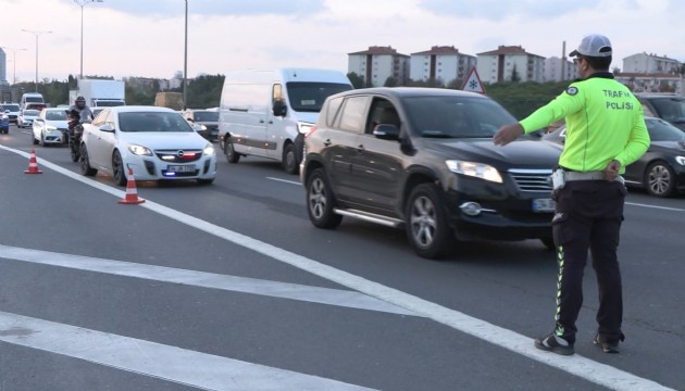 İstanbul'da 'çakarlı araç' denetimi!