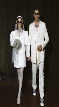 Ünlü oyuncu eşinden boşanıyor iddiası!