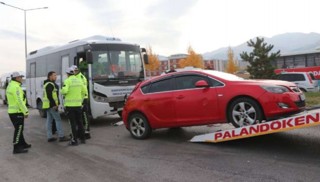 Erzurum'da feci kaza! 5 araç birbirine girdi