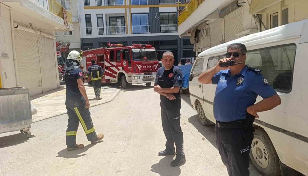 Manavgat’ta genç kız evi yakmaya kalktı