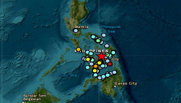 Filipinler'de art arda depremler meydana geldi