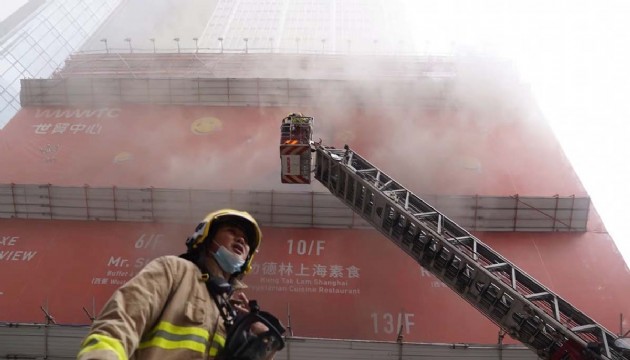 Hong Kong'da yangın! 160 yaralı