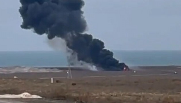 Kazakistan'da yolcu uçağı düştü!