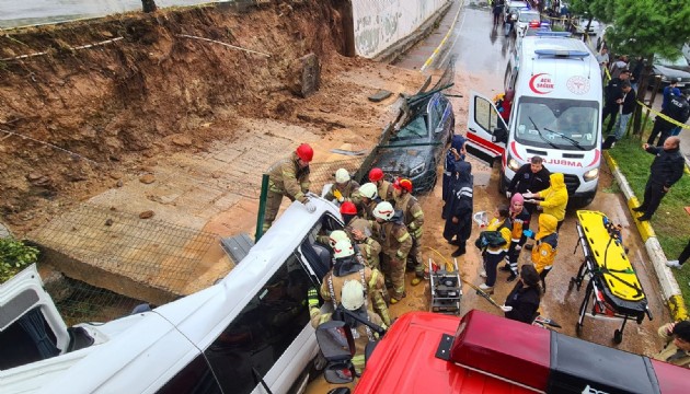 Pendik'te istinat duvarı çöktü