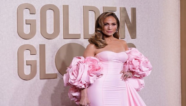 Jennifer Lopez muhteşem bir partiyle 55. yaşını kutladı!