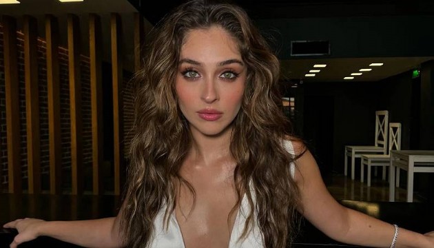 Cemre Baysel sonunda aileye girdi!