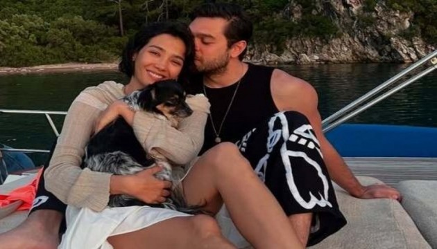 Aybüke Pusat ile Furkan Andıç'tan aşk dolu pozlar