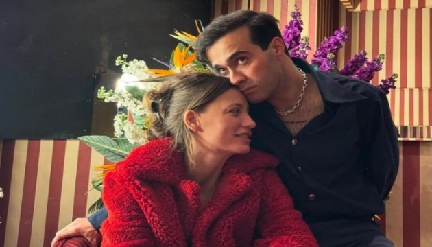 Mert Demir rutini bozmadı! Serenay'a çiçekli sürpriz!