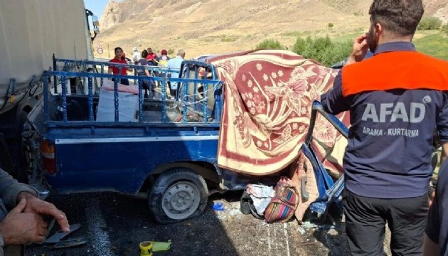 Hakkari’de feci kaza: 4 ölü, 2 yaralı