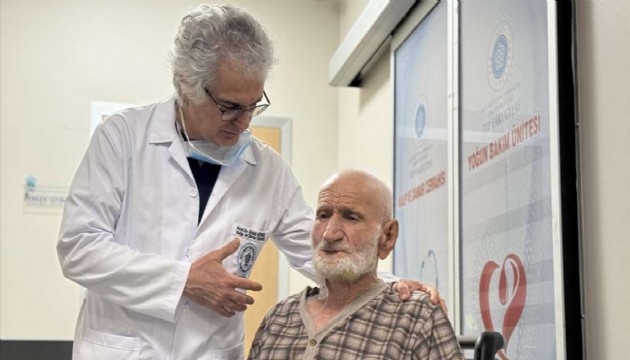 82 yaşındaki hastanın kalbi başarıyla onarıldı