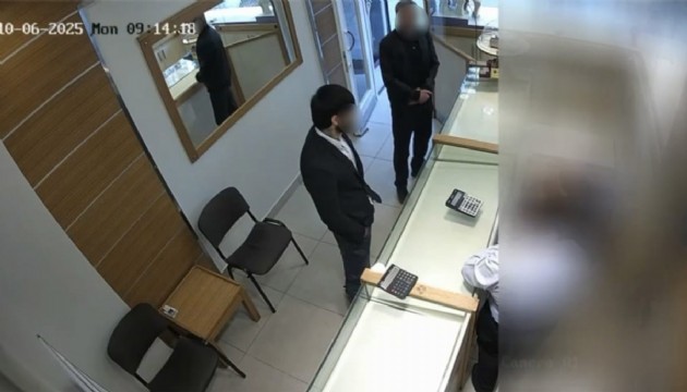 Kuyumcuya saldırıp 1 kilo altın çalan şüpheliler Kars'ta yakalandı