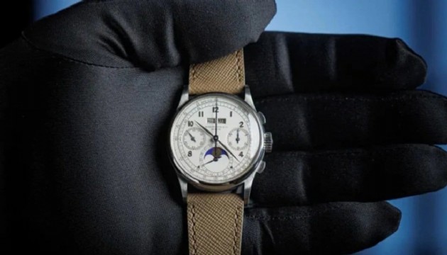 Dünyanın en pahalı saati rekor fiyata satıldı