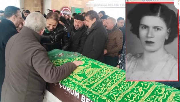 Cüneyt Özdemir'in annesi hayatını kaybetti