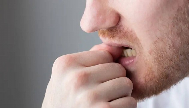 Tırnak yemenin ardındaki psikoloji: Bir alışkanlık mı, savunma mı?