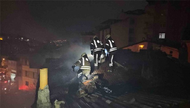 Çıkan yangında evden çıkamayan engelli adam hayatını kaybetti