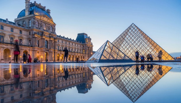 Macron'dan Louvre Müzesi için atama