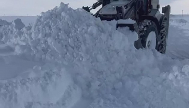 142 köy yolu ulaşıma açıldı