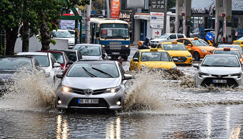 Meteoroloji'den 12 il için kuvvetli sağanak uyarısı