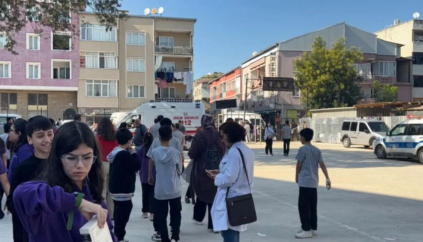 27 öğrenci zehirlenme şüphesiyle hastaneye kaldırıldı