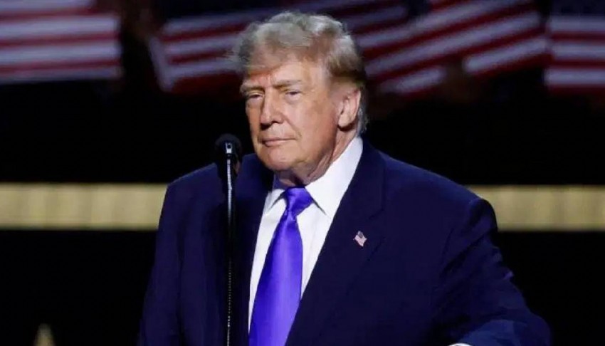 Trump'a mitingde Epstein protestosu
