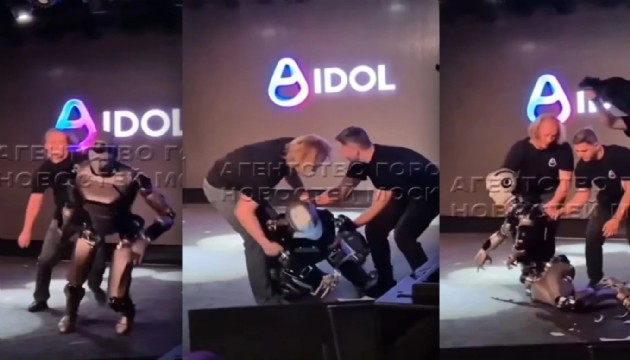 Rusya'da tanıtılan robot saniyeler içinde düşüp parçalandı