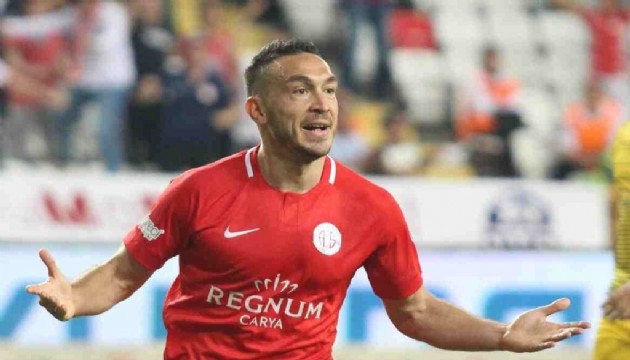Mevlüt Erdinç'in yeni takımı açıklandı