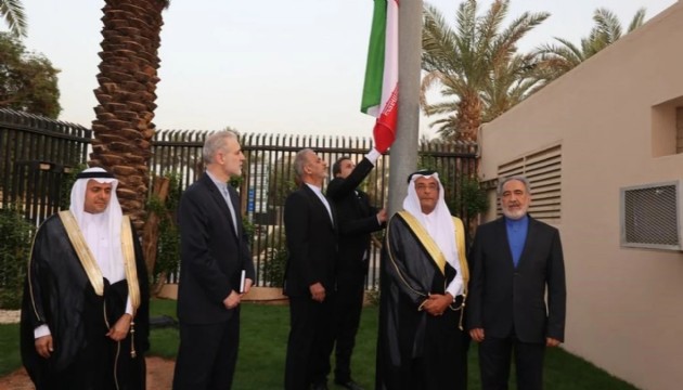 İran, Suudi Arabistan'daki büyükelçiliğini yeniden açtı