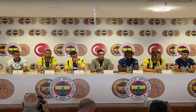 Fenerbahçe'de yeni transferlere imza töreni