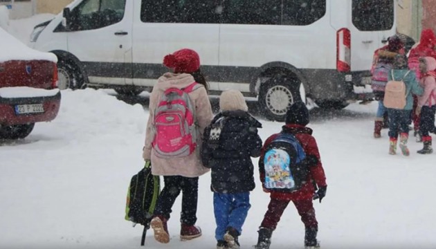 Konya'da 2 ilçede eğitime kar engeli
