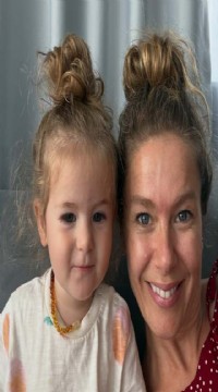 Burcu Biricik kızını paylaştı!
