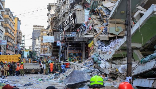 Tanzanya'da 4 katlı bina çöktü: 13 ölü, 26 yaralı