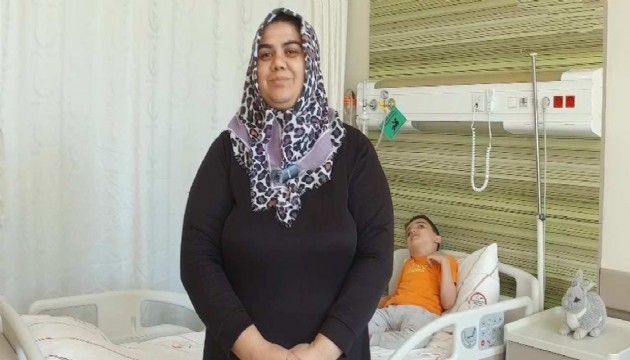 Doğumda beyin felci yaşayan 3 çocuğu için mücadele ediyor