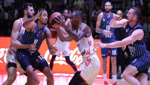 Anadolu Efes galibiyet sevinci yaşadı