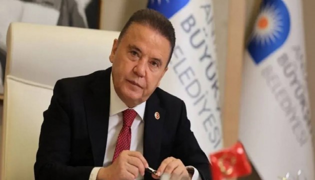 Muhittin Böcek hastaneye kaldırıldı