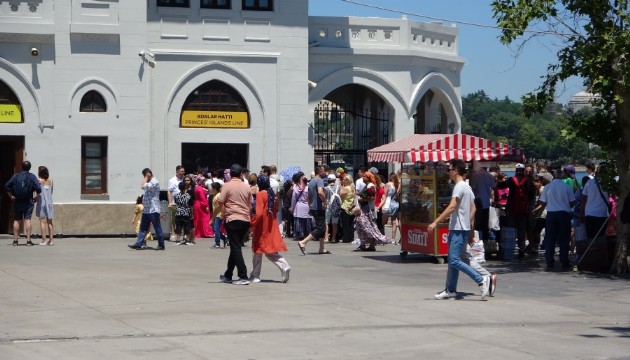 Bayram tatilinde Adalar'a akın!