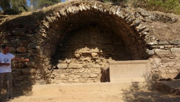 1800 yıllık stadyum çeşmesi bulundu