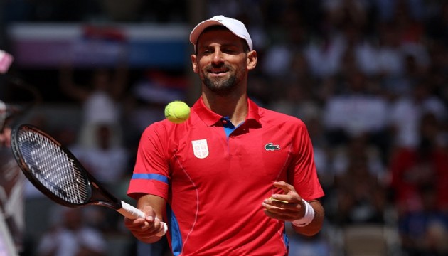 Novak Djokovic kariyerindeki eksiği Paris'te tamamladı