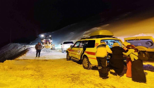 Hamile kadın 5 saatlik çalışmayla hastaneye ulaştırıldı