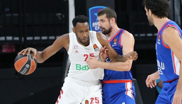 Anadolu Efes son saniyelerde yıkıldı