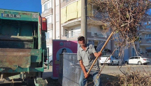 Cami tuvaletinde 7 milyon liralık çek buldu, polise teslim etti