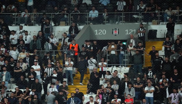 Beşiktaş tribünlerinde 'yönetim istifa' sesleri