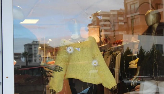 Adana'da mağazaya kurşun yağmuru: 