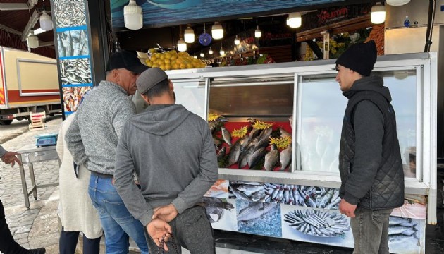 Balık tezgahlarında Ramazan durgunluğu