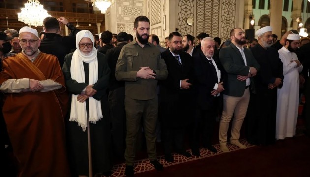 Ahmed Şara Emevi Camii'nde!