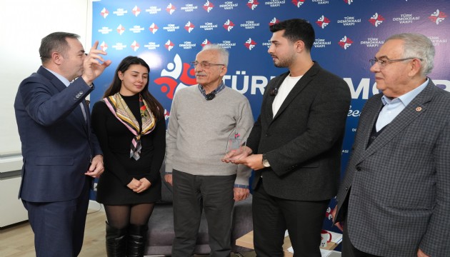 Karayalçın, TDV'den Baki Mert ve DP milletvekili Haydar Altuntaş ile bir araya geldi