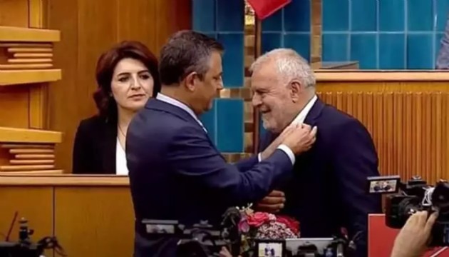 HDP'li eski milletvekili CHP'ye katıldı