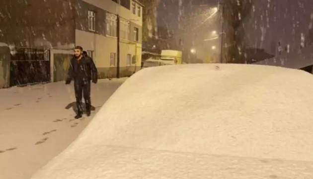 Kar kalınlığı 15 santimetreyi aştı