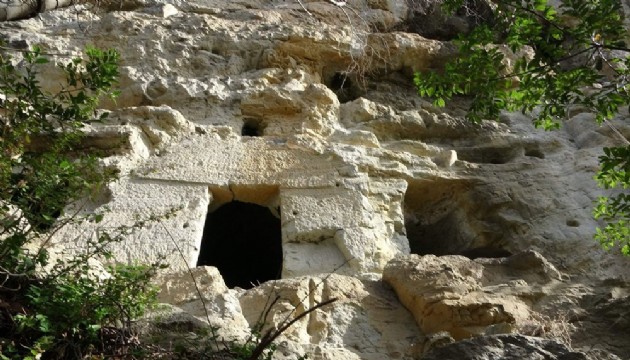 Tarihi kilise definecilerin hedefinde